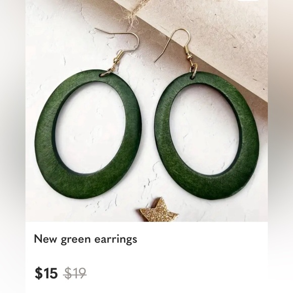 Not so mystery box 9 items- 3 new woman medium sweaters leggings earrings + more - Picture 13 of 15